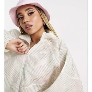 Nike Women’s Lab Earth Day Hooded Windrunner Jacket Size Medium